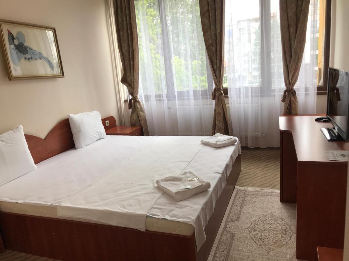 Хотел Сокол Plovdiv Eksteriør billede