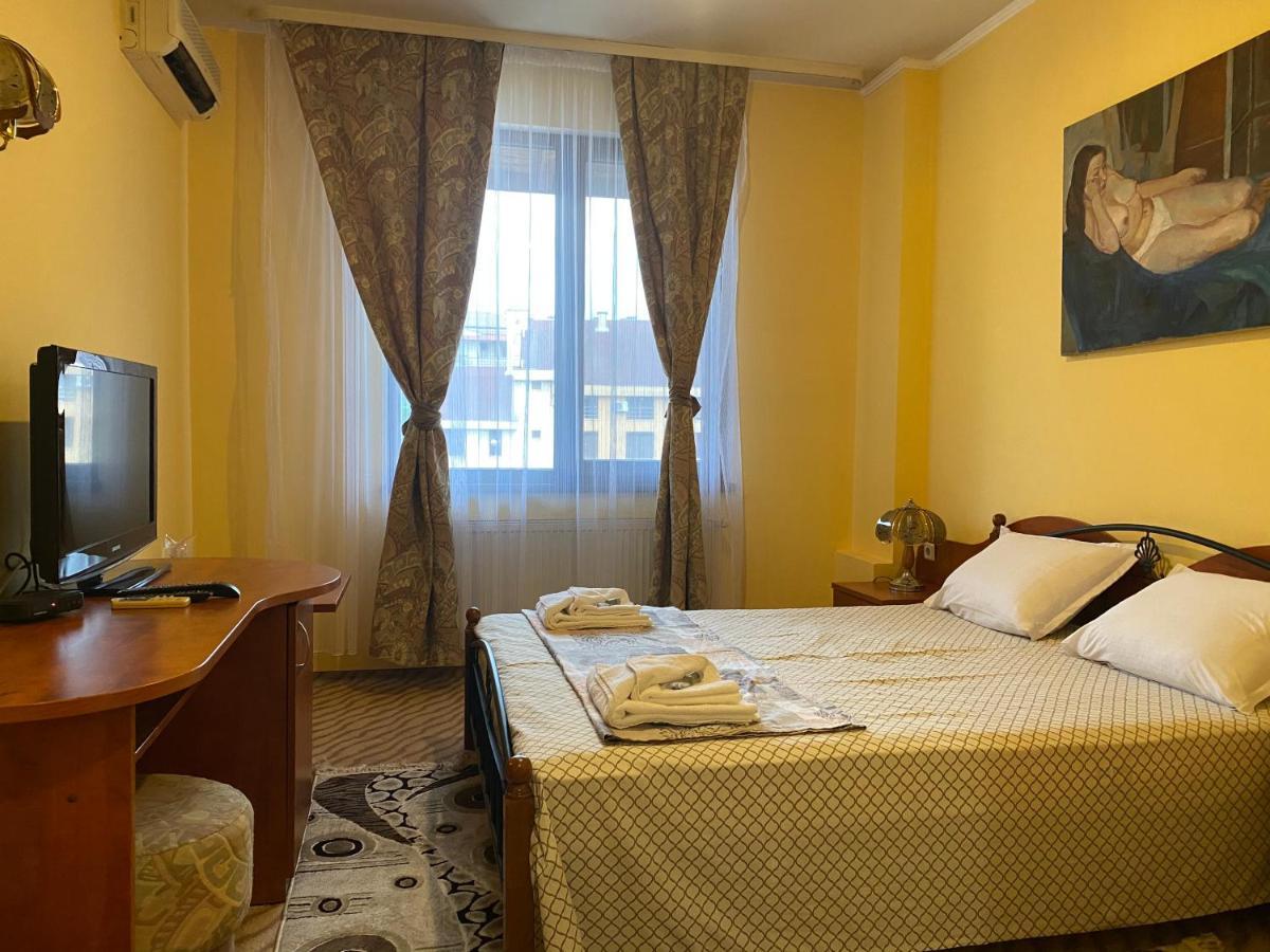 Хотел Сокол Plovdiv Eksteriør billede